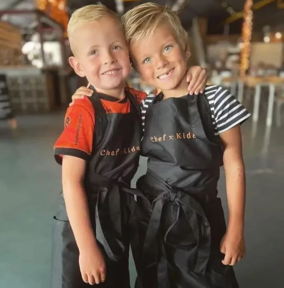 Kinderen nemen deel aan een interactieve kookles bij Chef-Kids in Amsterdam