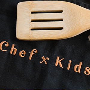 Dit is een chef-kids schort en spatel