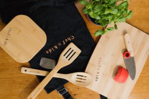 Door de vingerbescherming leren kinderen op een veilige manier snijden en beschermen zij hun hand. Ook leren ze de juiste techniek.